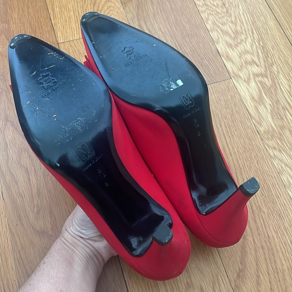 Bruno Magli Vintage Red Satin Pumps 8.5 - Picture 10 of 11